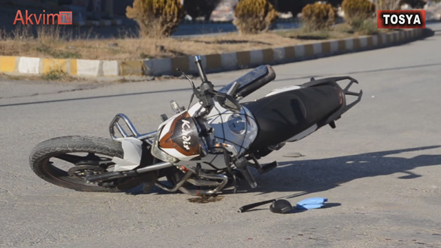 Motosiklet İle Otomobil Çarpıştı 1 Yaralı