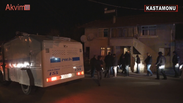 90’lık Dede Evinin Önünde Alkol Alanlara Kızdı Av Tüfeği İle Önüne Gelene Ateş Açtı.