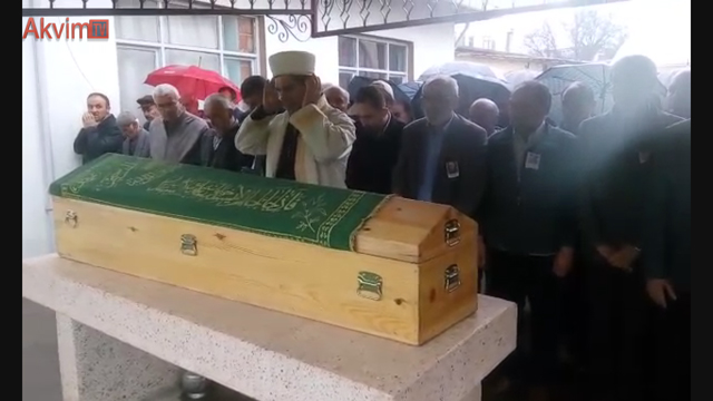 Eşine Aldığı Otomobilin Altında Kalarak Öldü