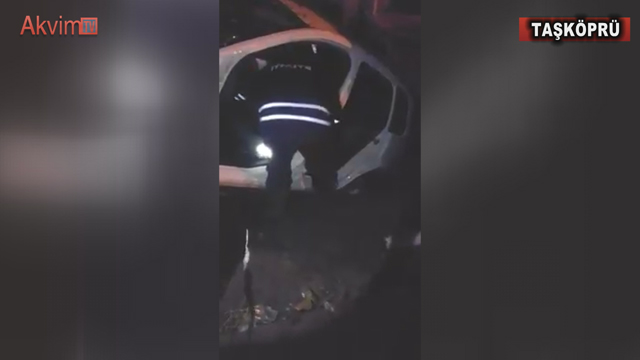 Direksiyon Hakimiyetini Kaybetti Araçların Arasına Daldı FeciKazada 5 Kişi Yaralandı