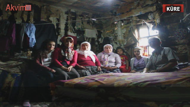 Kışın Evleri Başlarına Yıkılabilir