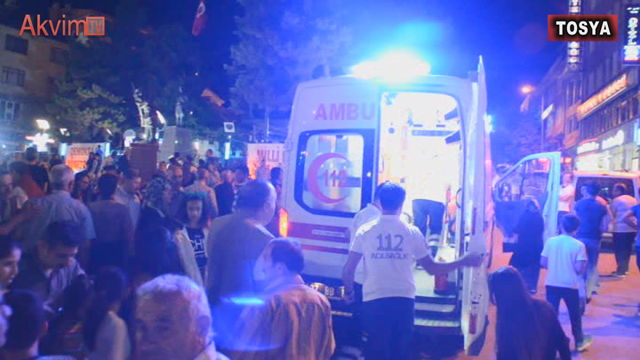 75 Yaşındaki Yaşlı Adam Demokrasi Nöbetinde Kalp Krizi Geçirdi