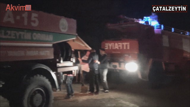 Gece Yarısı Başlayan Yangın Köylüleri Ayağa Kaldırdı