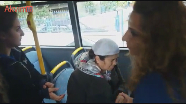 Halk Otobüsünde Fenalaşan Kadın, Hastaneye Kaldırıldı