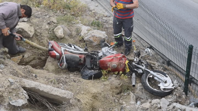 Otomobil İle Motosiklet Kafa Kafaya Çarpıştı. Kazada Motosiklet Sürücüsü Ağır Yaralandı!