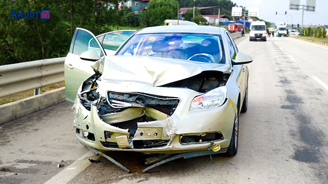 Kastamonu’da kavşakta iki otomobil çarpıştı: 1 Ölü